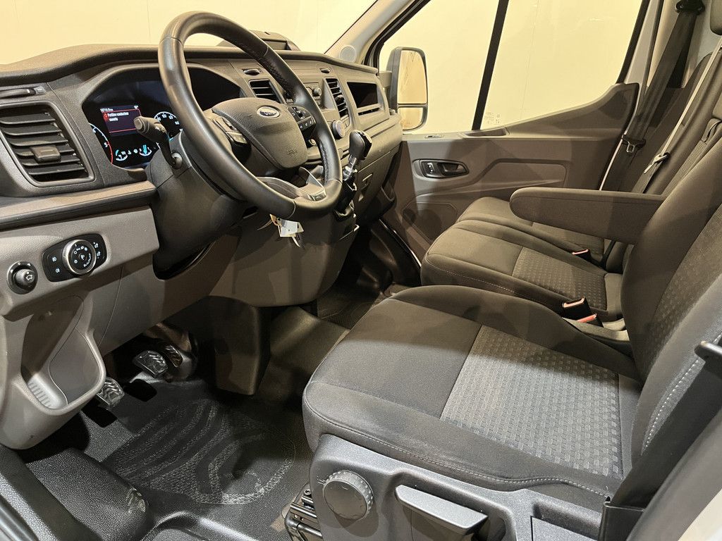 Ford Transit 2.0 TDCI L4 Trend 130 PK RWD Bakwagen / Sorensen Laadklep / Meubelbak / Euro 6 / Airco / Cruise Control / 3-Zits / 18.700 KM !!