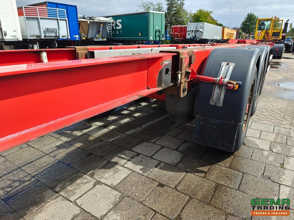 Renders Euro 800 Multi - 2x 20FT 1x30FT 1x40FT 1x45FT - Lift Axle - BPW Axles Disc Brake
