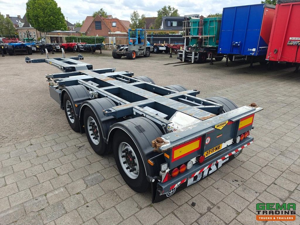 Broshuis 3UCC-39/45 MFCC All Types of Containers - Center/Rear Slider - Lift Axle - SAF Axles Disc Brake - 10/2026 MOT