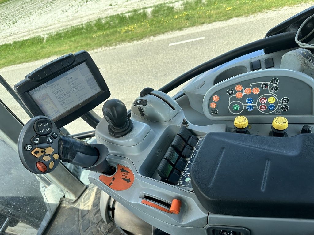 New Holland T7.210