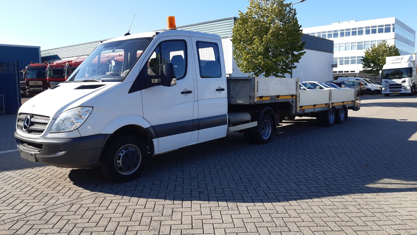 Mercedes 519 CDI i.c.m Veldhuizen trailer België registatie