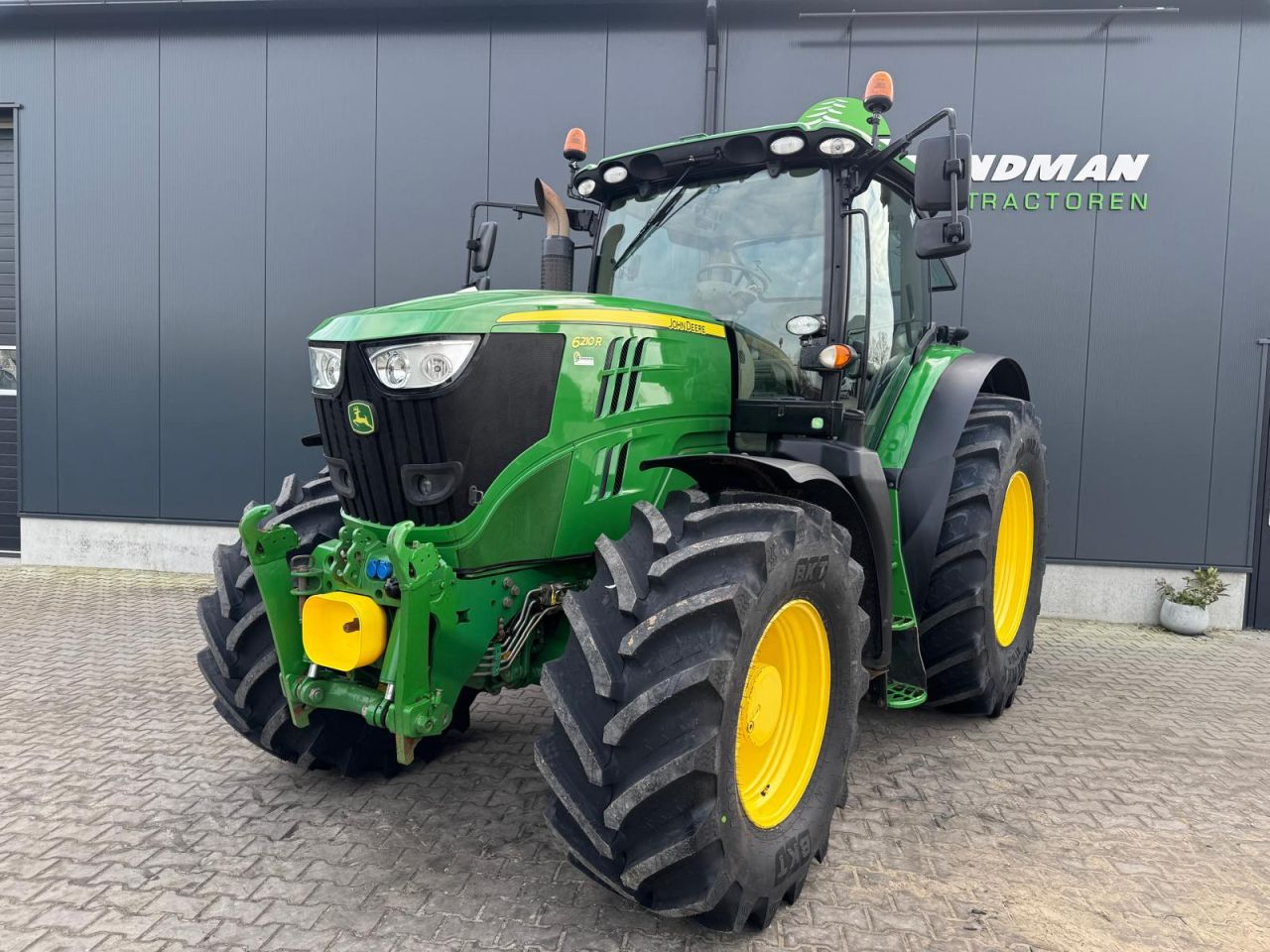 John Deere 6210R