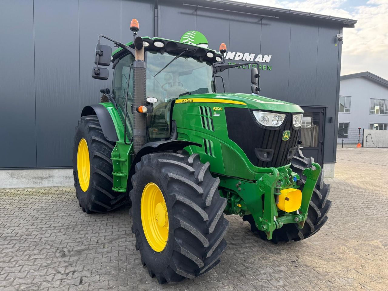 John Deere 6210R