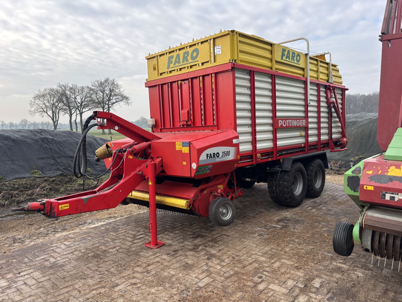 Pottinger Faro 3500 opraapwagen ladewagen