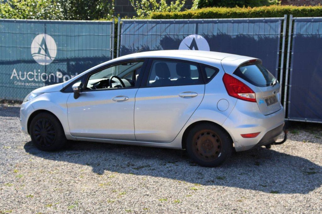 Pkw Ford Fiesta Benzin 82 PS 2011
