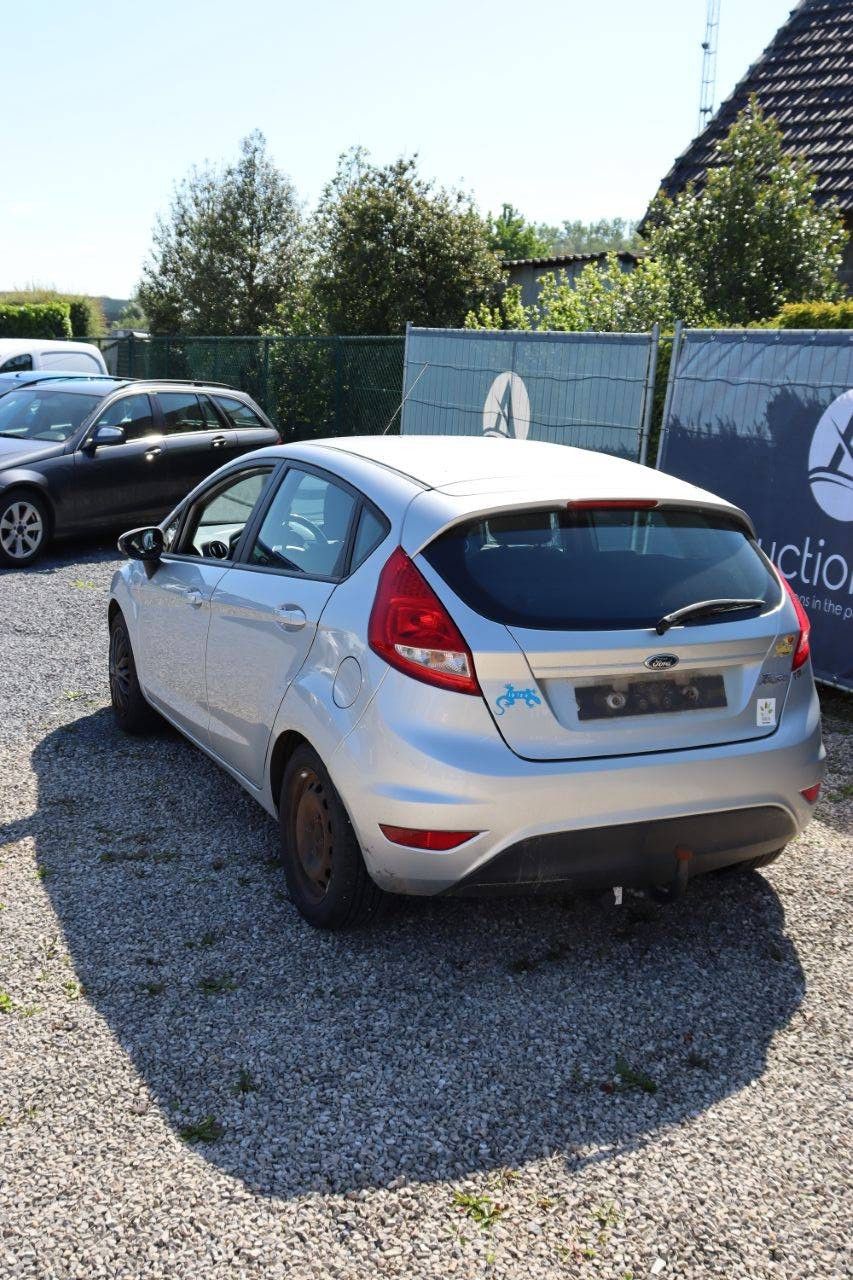Pkw Ford Fiesta Benzin 82 PS 2011