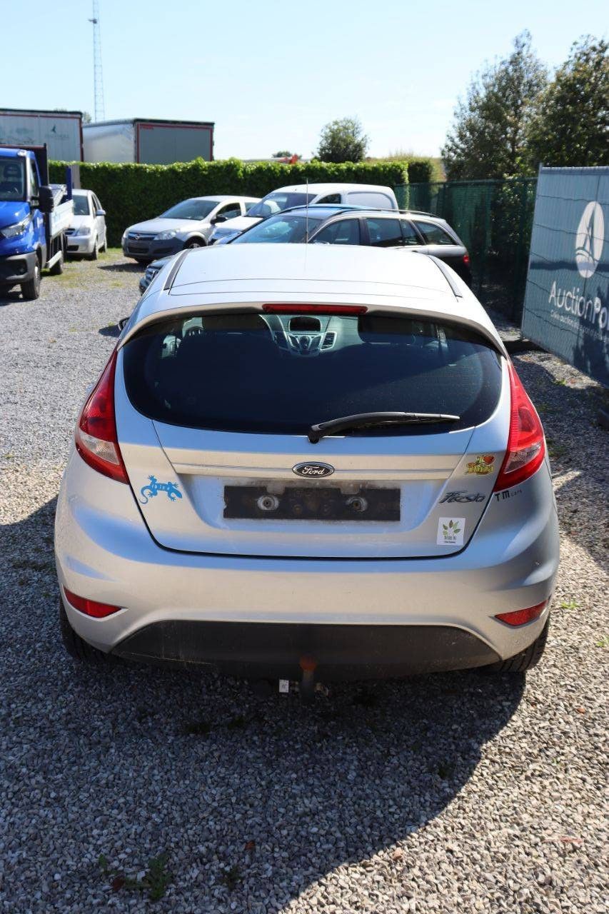 Pkw Ford Fiesta Benzin 82 PS 2011