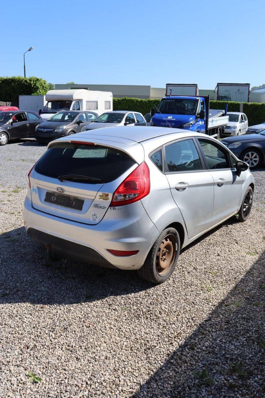 Pkw Ford Fiesta Benzin 82 PS 2011