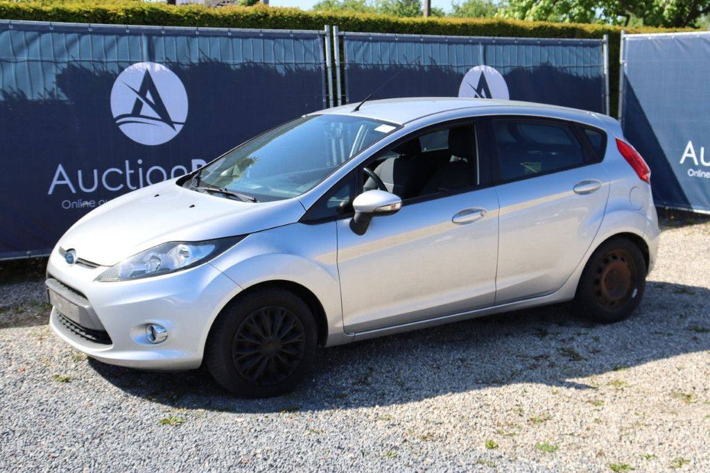 Pkw Ford Fiesta Benzin 82 PS 2011