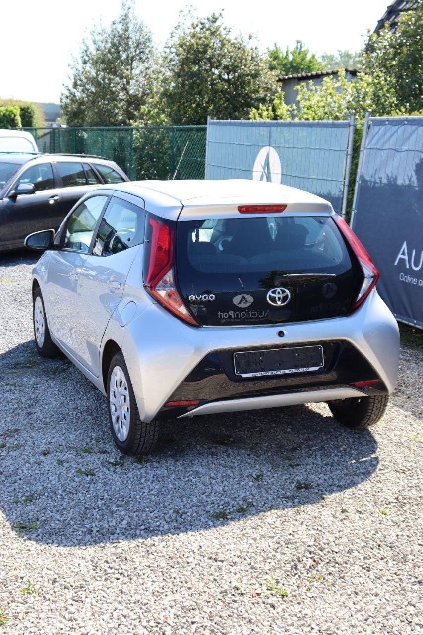 Pkw Toyota Aygo Benzin 72 PS 2020