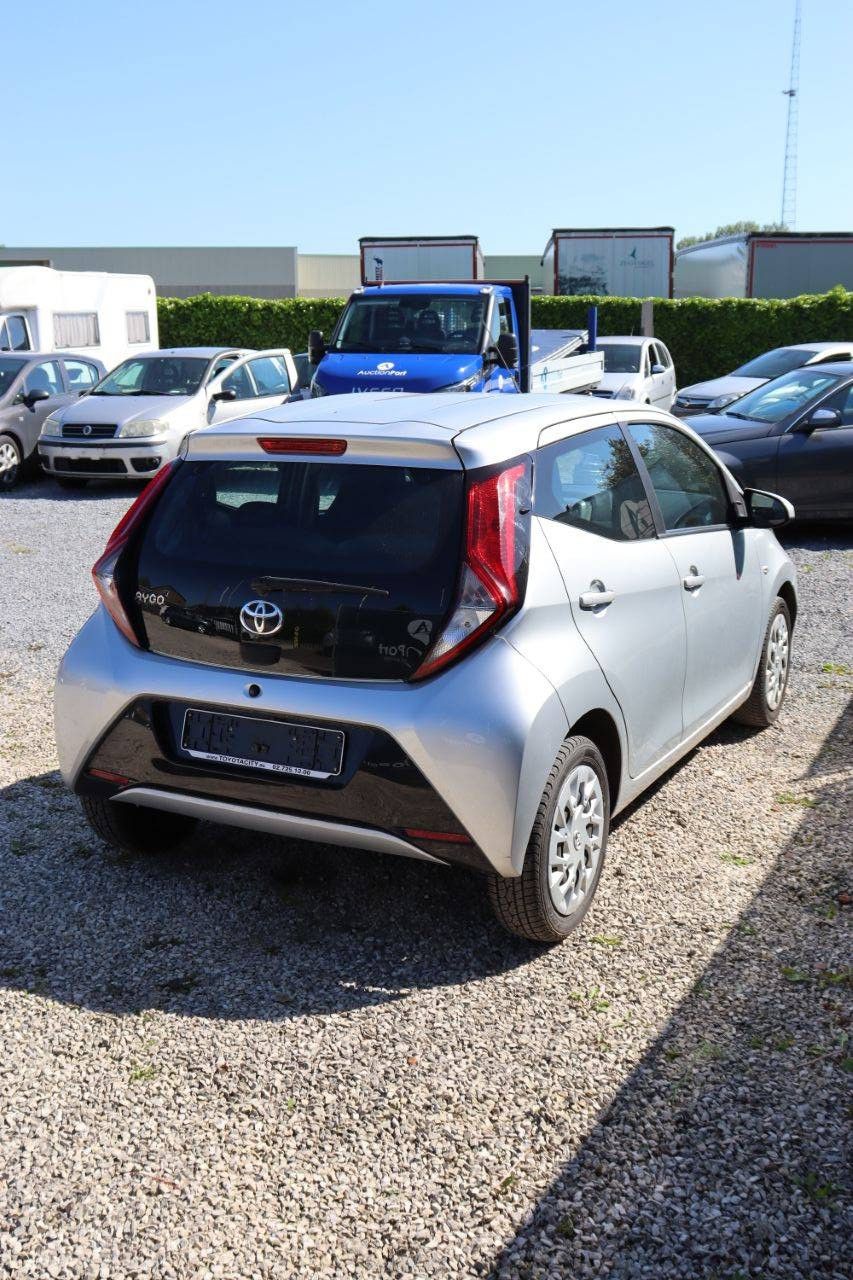 Pkw Toyota Aygo Benzin 72 PS 2020