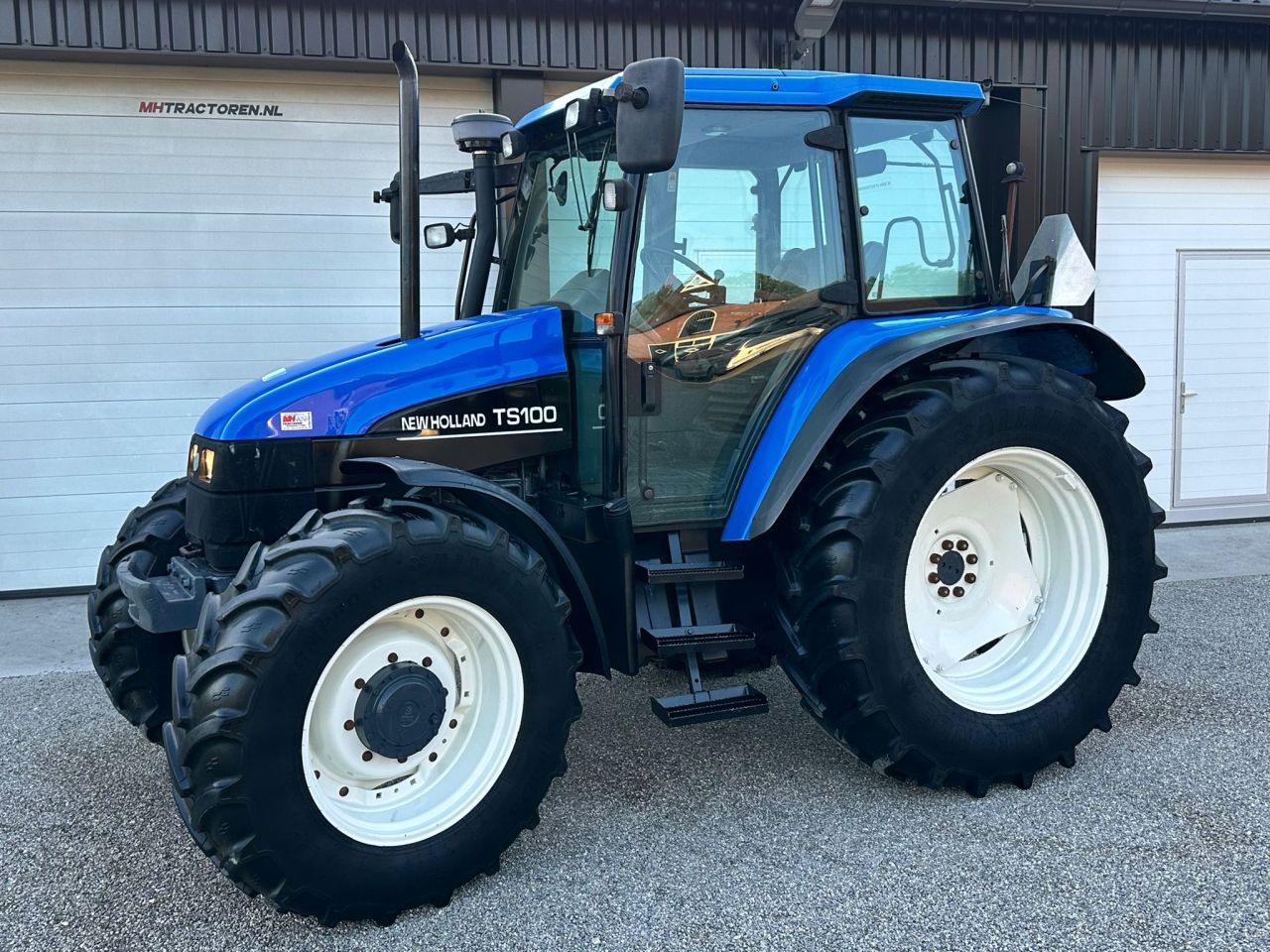 New Holland TS 100