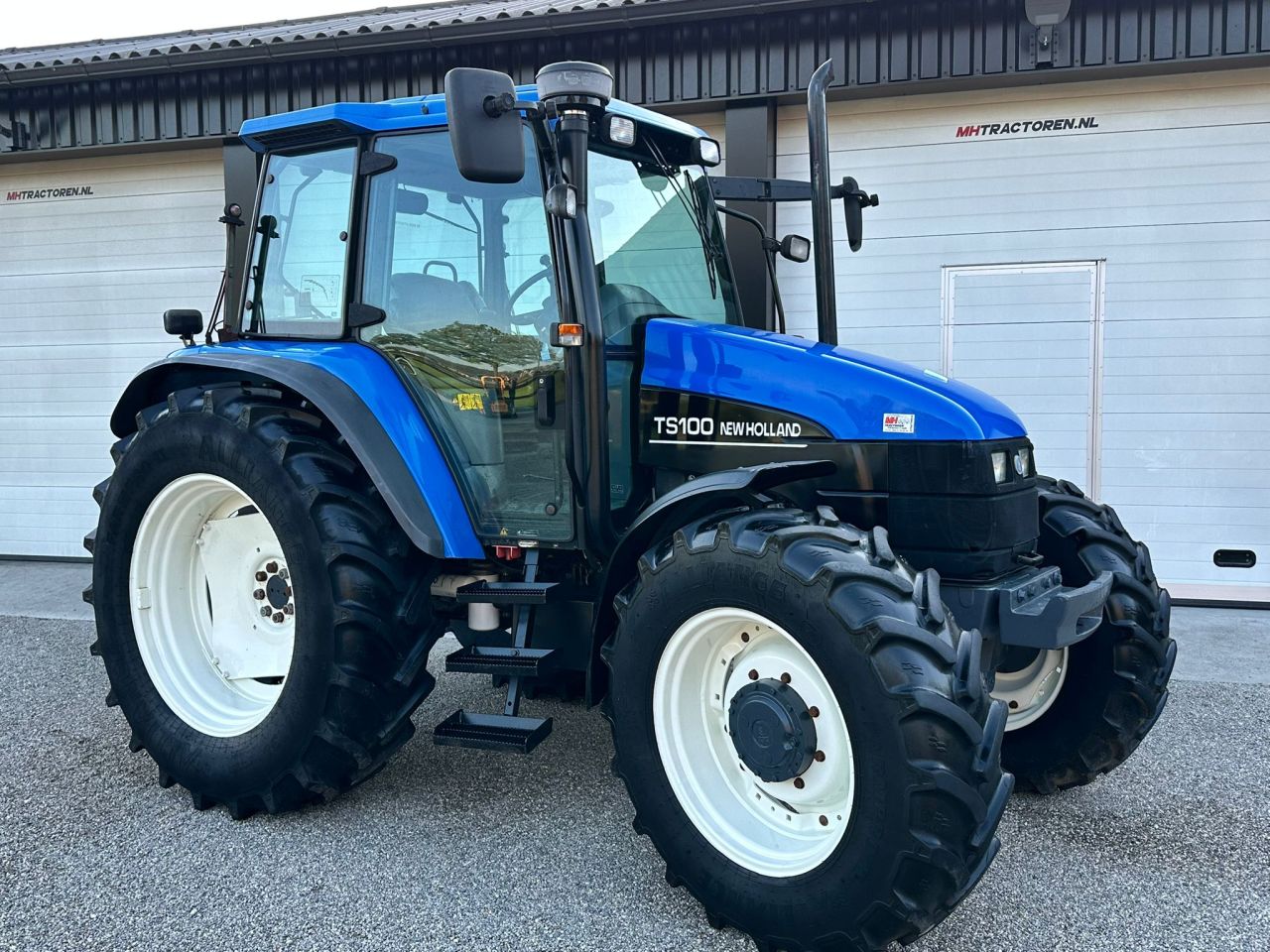 New Holland TS 100