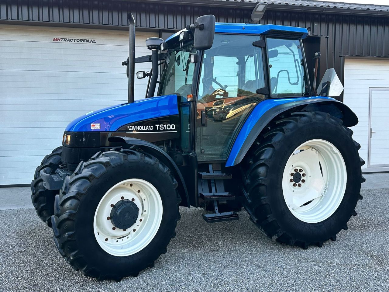 New Holland TS 100