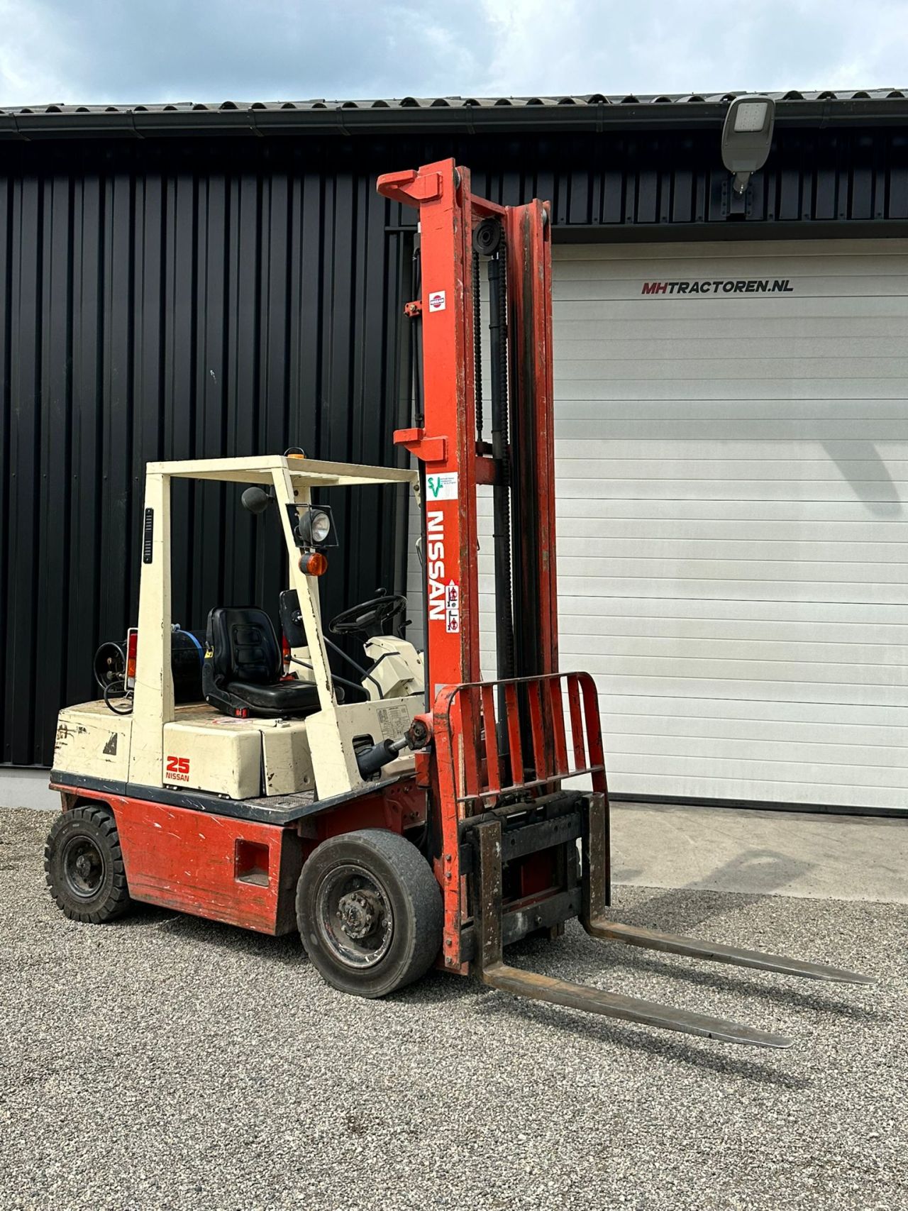 Nissan 2.5