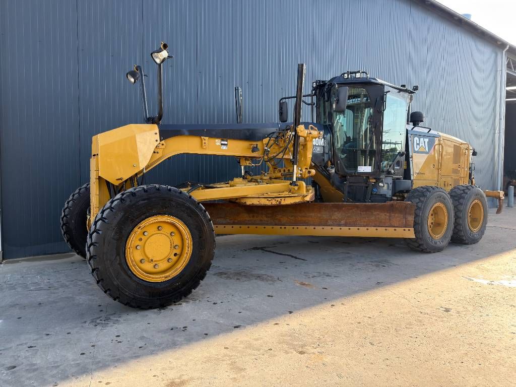 CAT 140M3 AWD
