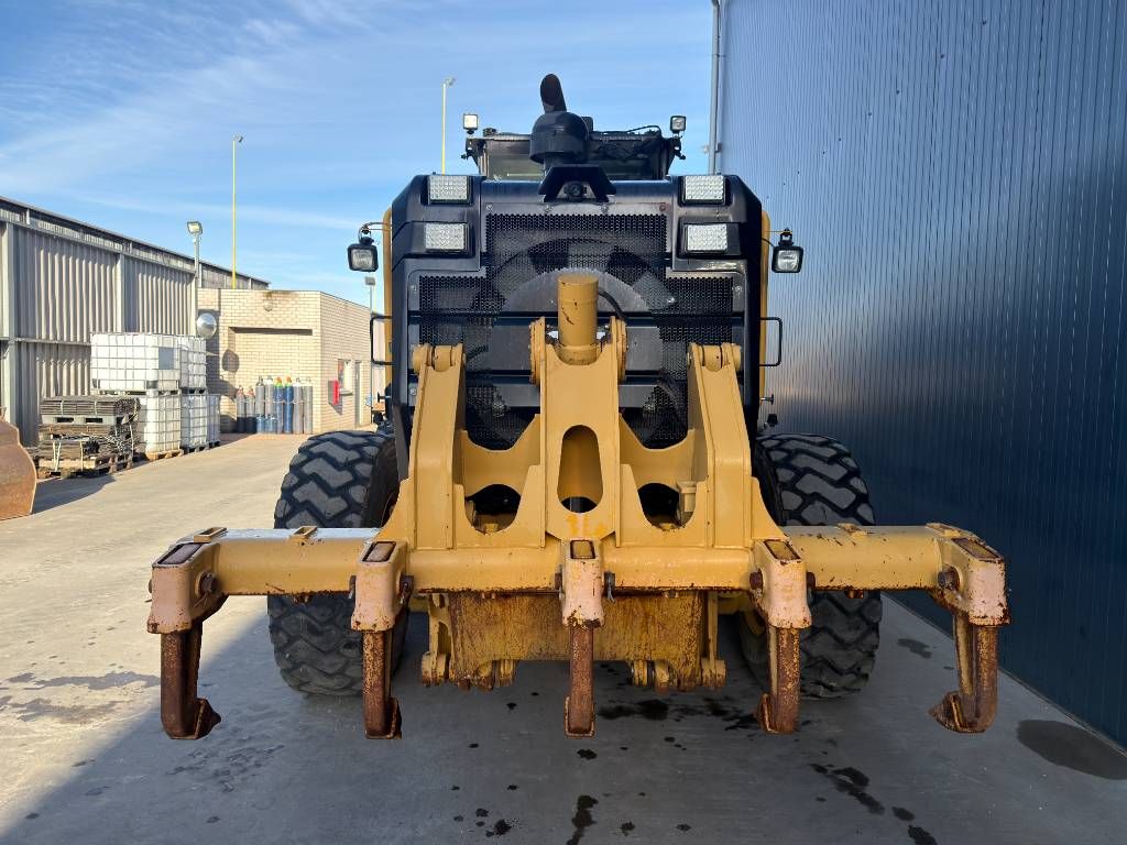 CAT 140M3 AWD