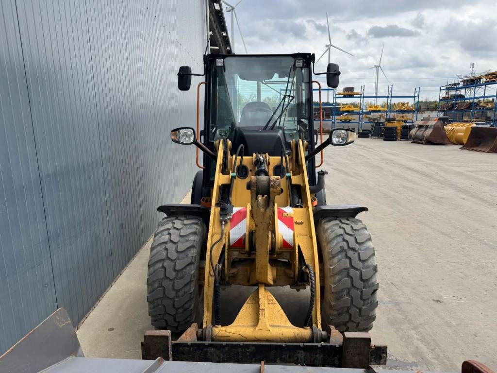 CAT 907H