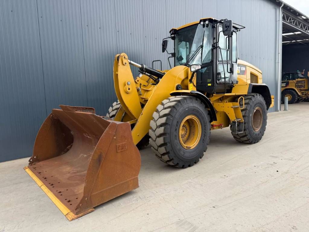 CAT 926M
