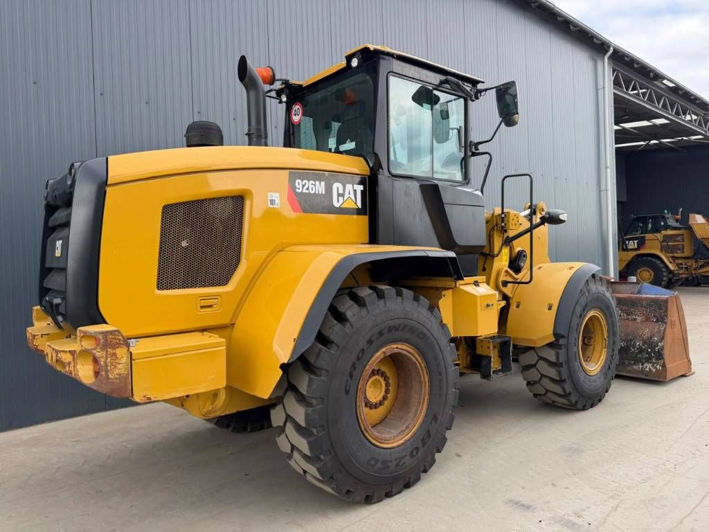 CAT 926M