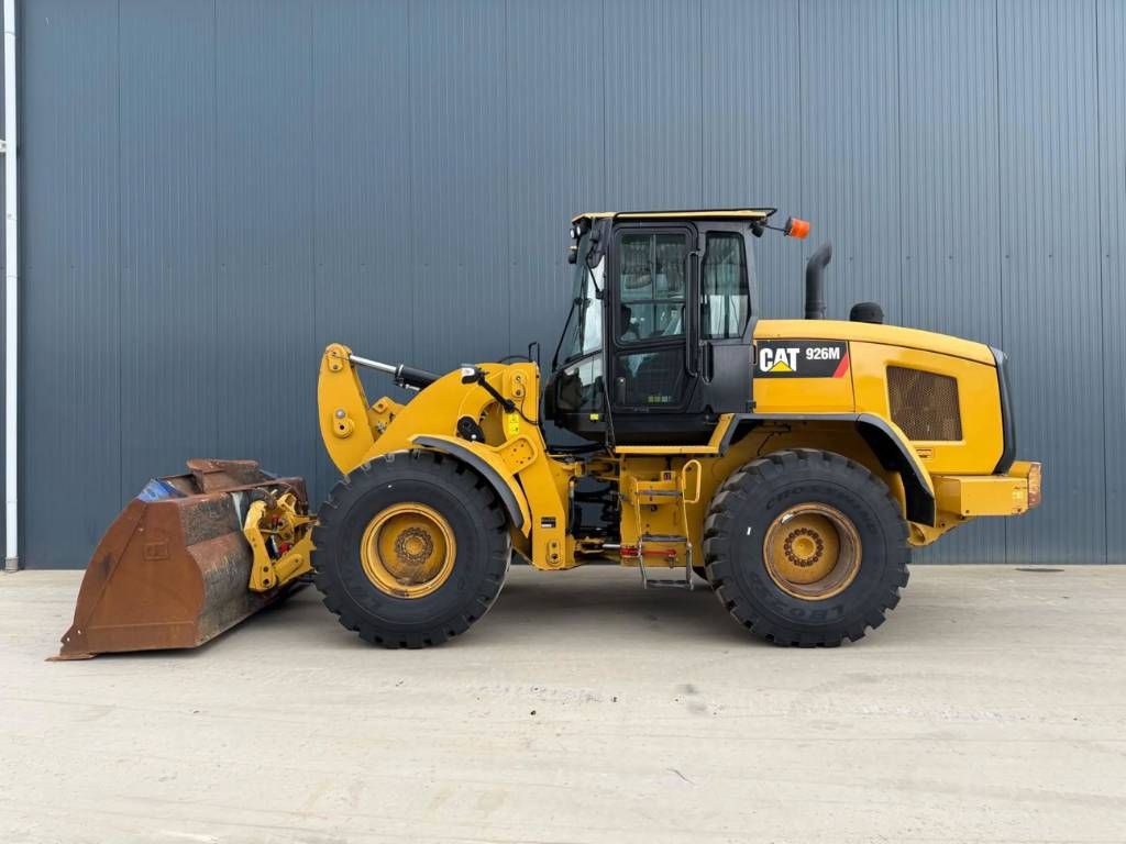 CAT 926M