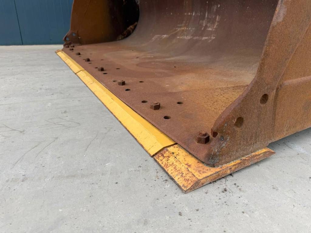 CAT 926M