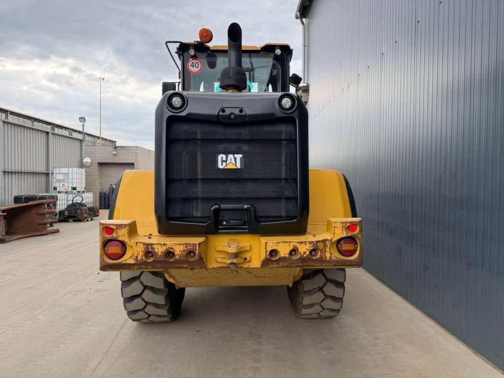 CAT 926M