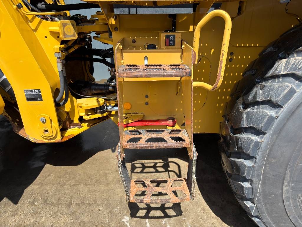 CAT 938M