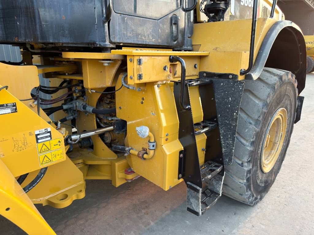 CAT 966M