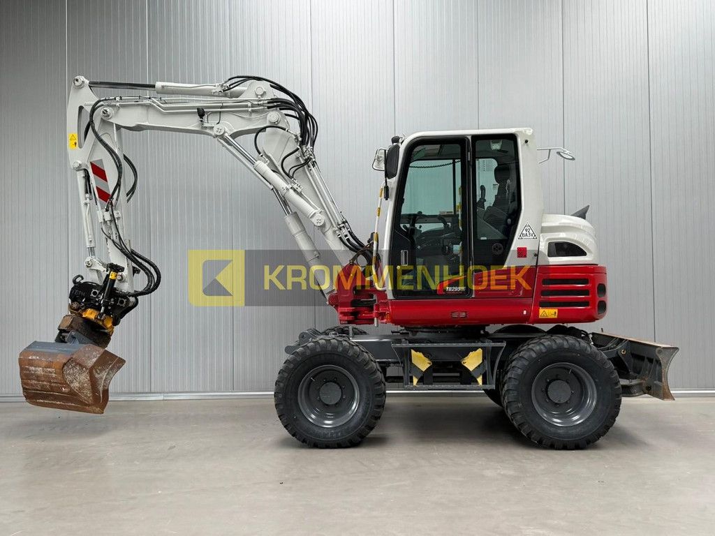 Takeuchi TB 295 W Engcon Tilt Rotator KH9585