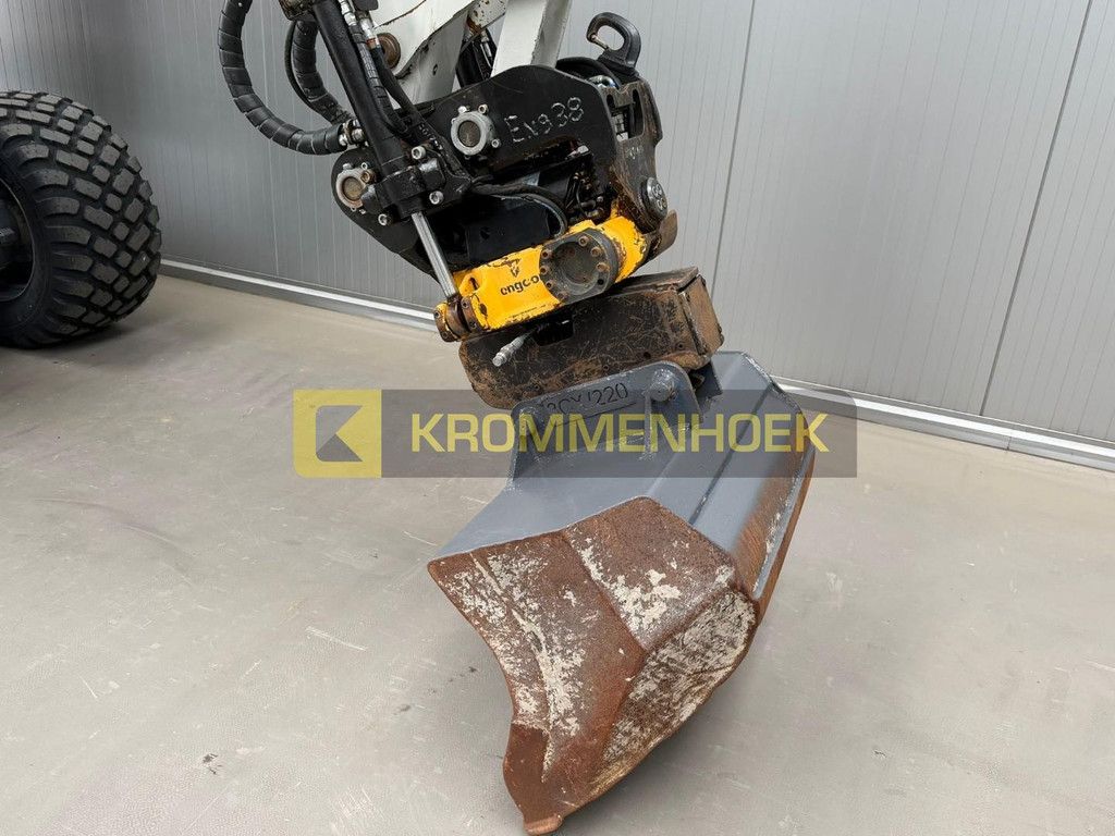 Takeuchi TB 295 W Engcon Tilt Rotator KH9585