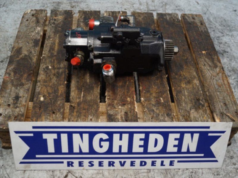 MacDon D60