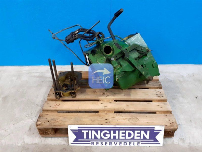 John Deere 2040