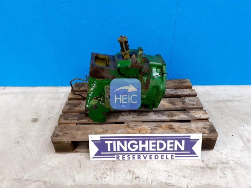 John Deere 2120
