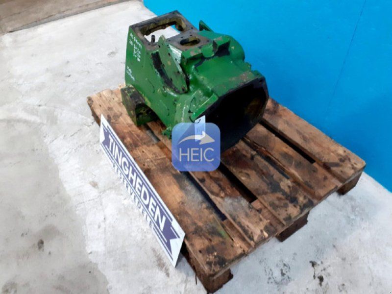 John Deere 2120