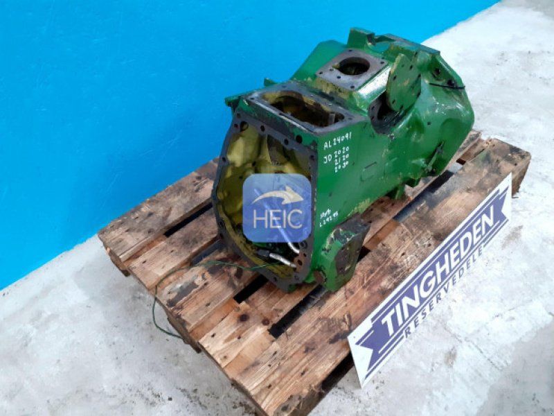 John Deere 2120