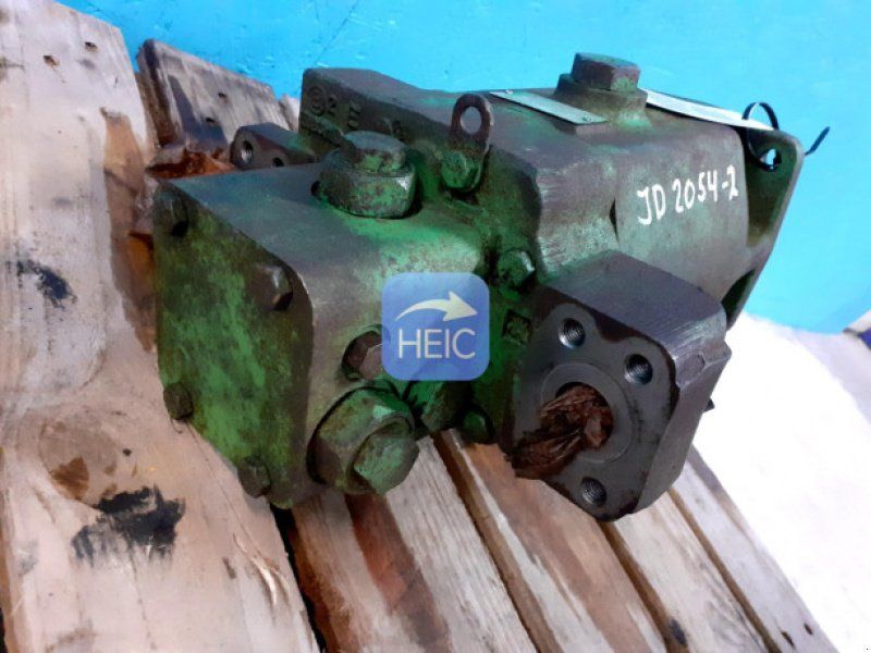 John Deere 2054