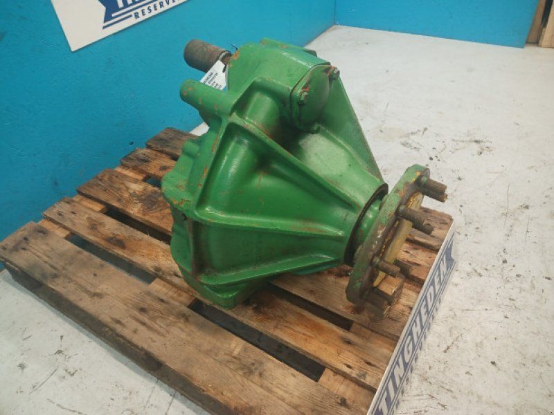 John Deere 2066