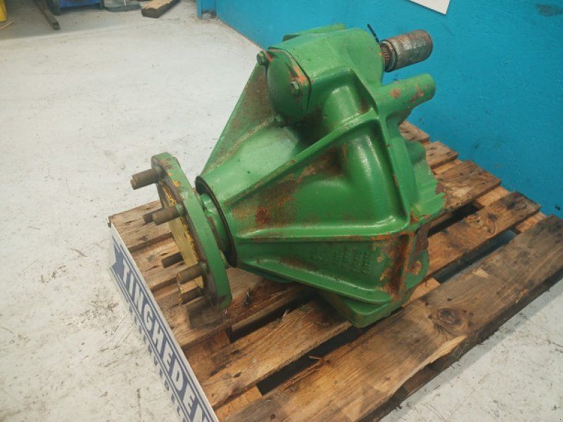 John Deere 2066