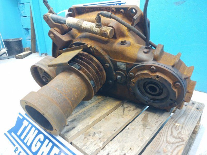 John Deere 2066