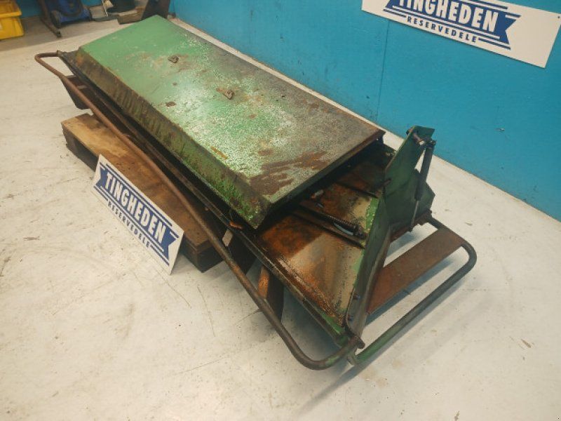 John Deere 2066