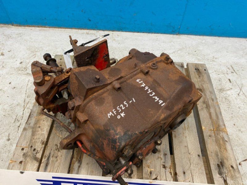 Massey Ferguson 525