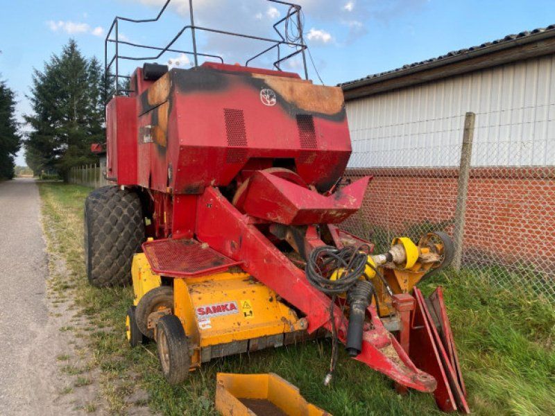 New Holland BB980