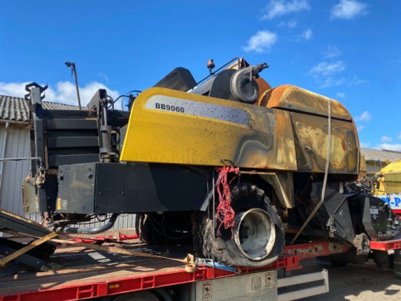 New Holland BB9060