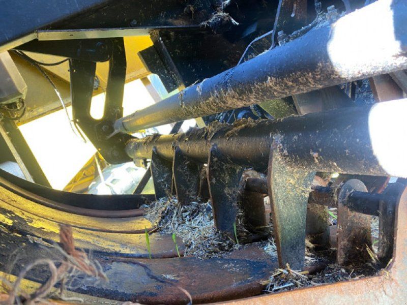 New Holland BB9060
