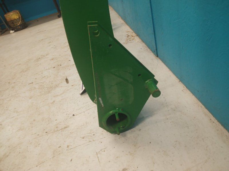 John Deere 590