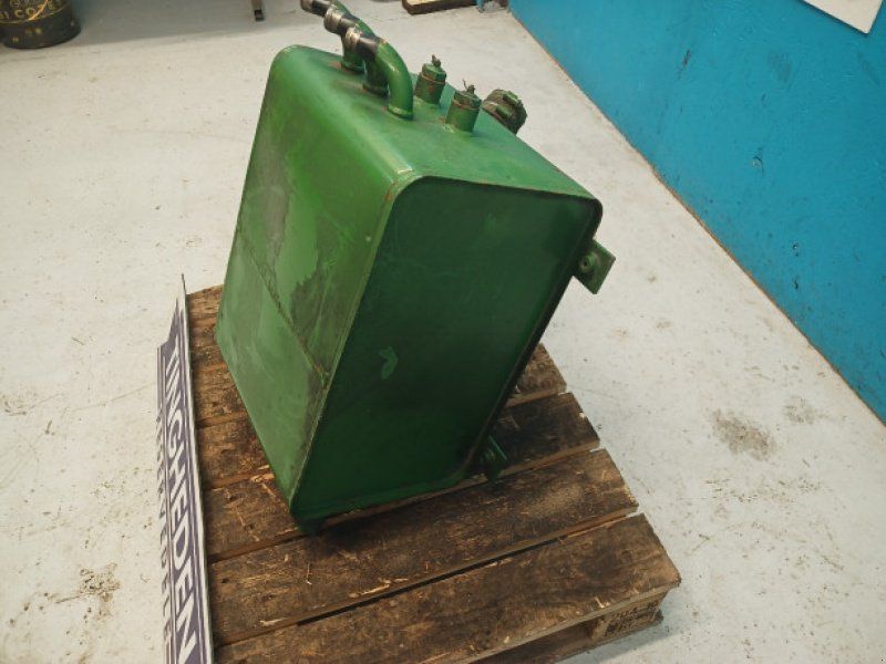 John Deere 2054
