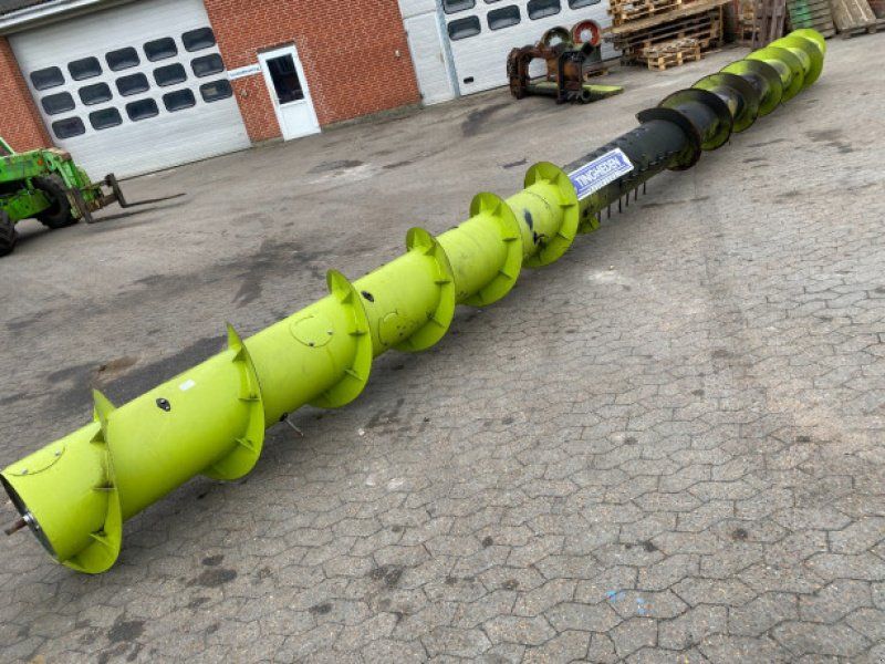 Claas V900