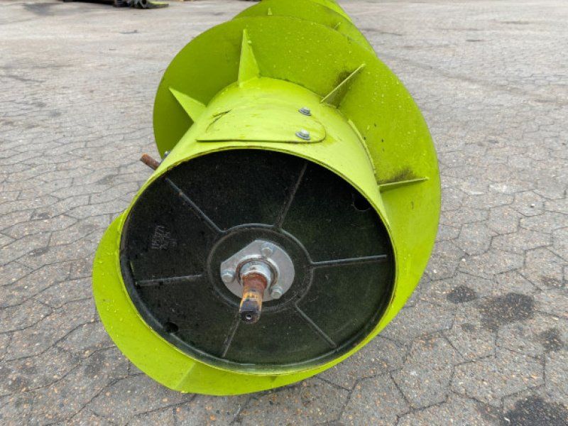 Claas V900