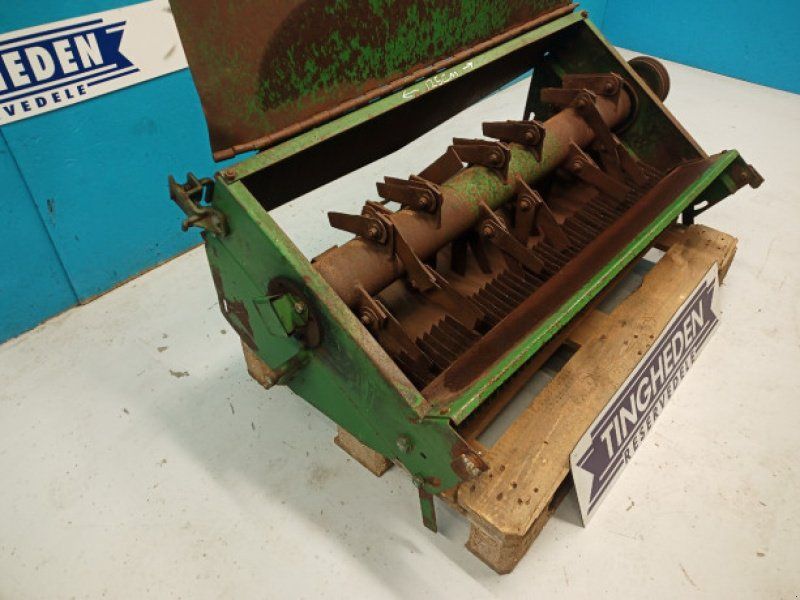 John Deere 1075